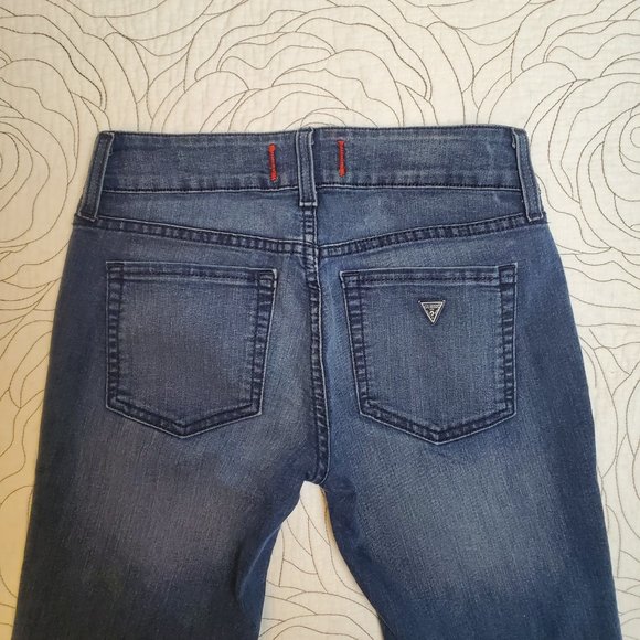 [25] Guess Medium Rise Skinny Jeans - Picture 3 of 9